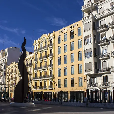 Hotell Zenit 4*
